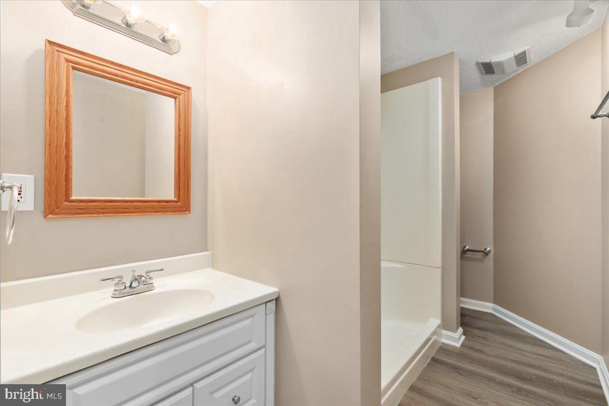 756 BROOKNEIL DR, WINCHESTER, Virginia 22602, 4 Bedrooms Bedrooms, ,3 BathroomsBathrooms,Residential,For sale,756 BROOKNEIL DR,VAFV2035378 MLS # VAFV2035378