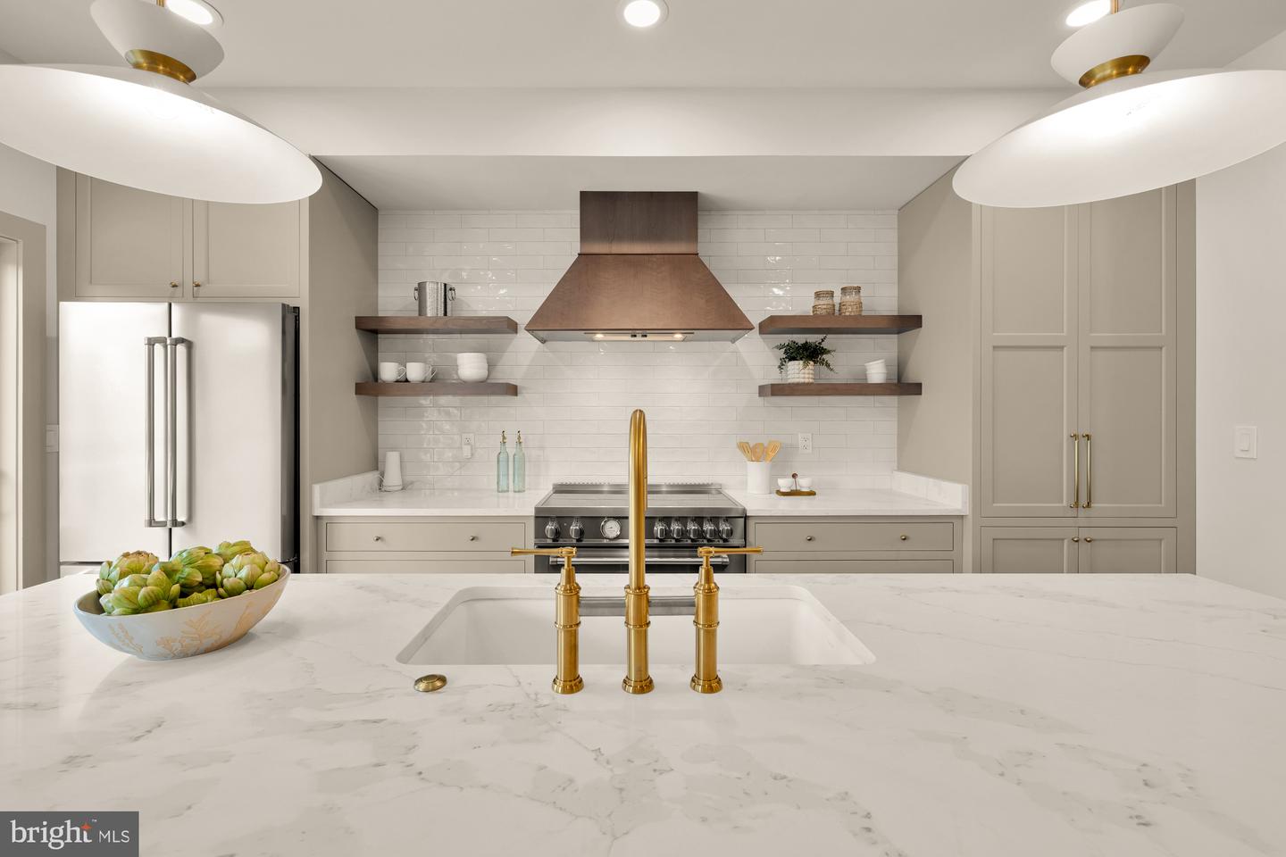 2422 NORTH CAPITOL ST NW, WASHINGTON, District Of Columbia 20002, 5 Bedrooms Bedrooms, ,3 BathroomsBathrooms,Residential,For sale,2422 NORTH CAPITOL ST NW,DCDC2209900 MLS # DCDC2209900