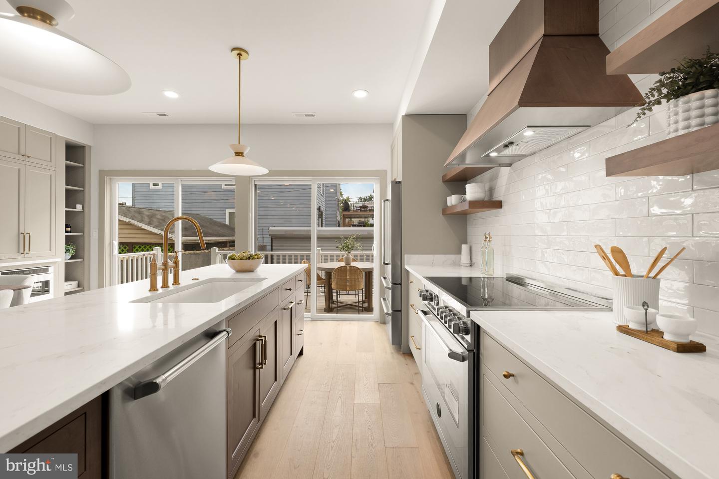 2422 NORTH CAPITOL ST NW, WASHINGTON, District Of Columbia 20002, 5 Bedrooms Bedrooms, ,3 BathroomsBathrooms,Residential,For sale,2422 NORTH CAPITOL ST NW,DCDC2209900 MLS # DCDC2209900