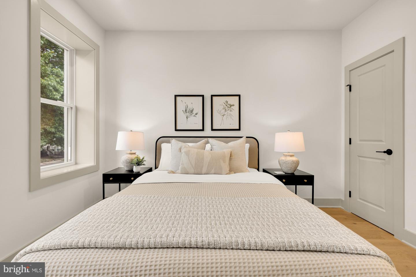 2422 NORTH CAPITOL ST NW, WASHINGTON, District Of Columbia 20002, 5 Bedrooms Bedrooms, ,3 BathroomsBathrooms,Residential,For sale,2422 NORTH CAPITOL ST NW,DCDC2209900 MLS # DCDC2209900