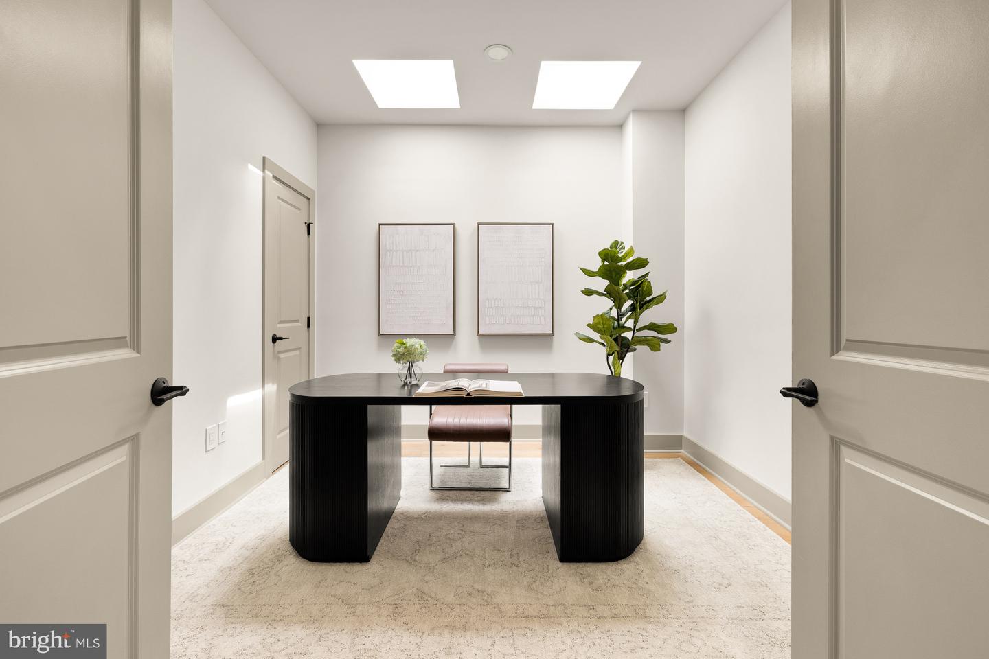 2422 NORTH CAPITOL ST NW, WASHINGTON, District Of Columbia 20002, 5 Bedrooms Bedrooms, ,3 BathroomsBathrooms,Residential,For sale,2422 NORTH CAPITOL ST NW,DCDC2209900 MLS # DCDC2209900