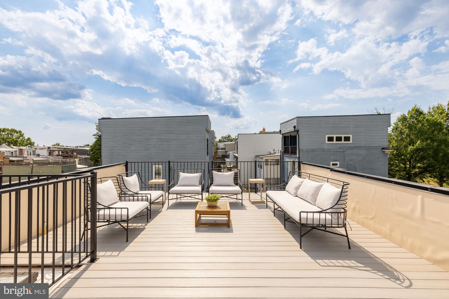 2422 NORTH CAPITOL ST NW, WASHINGTON, District Of Columbia 20002, 5 Bedrooms Bedrooms, ,3 BathroomsBathrooms,Residential,For sale,2422 NORTH CAPITOL ST NW,DCDC2209900 MLS # DCDC2209900