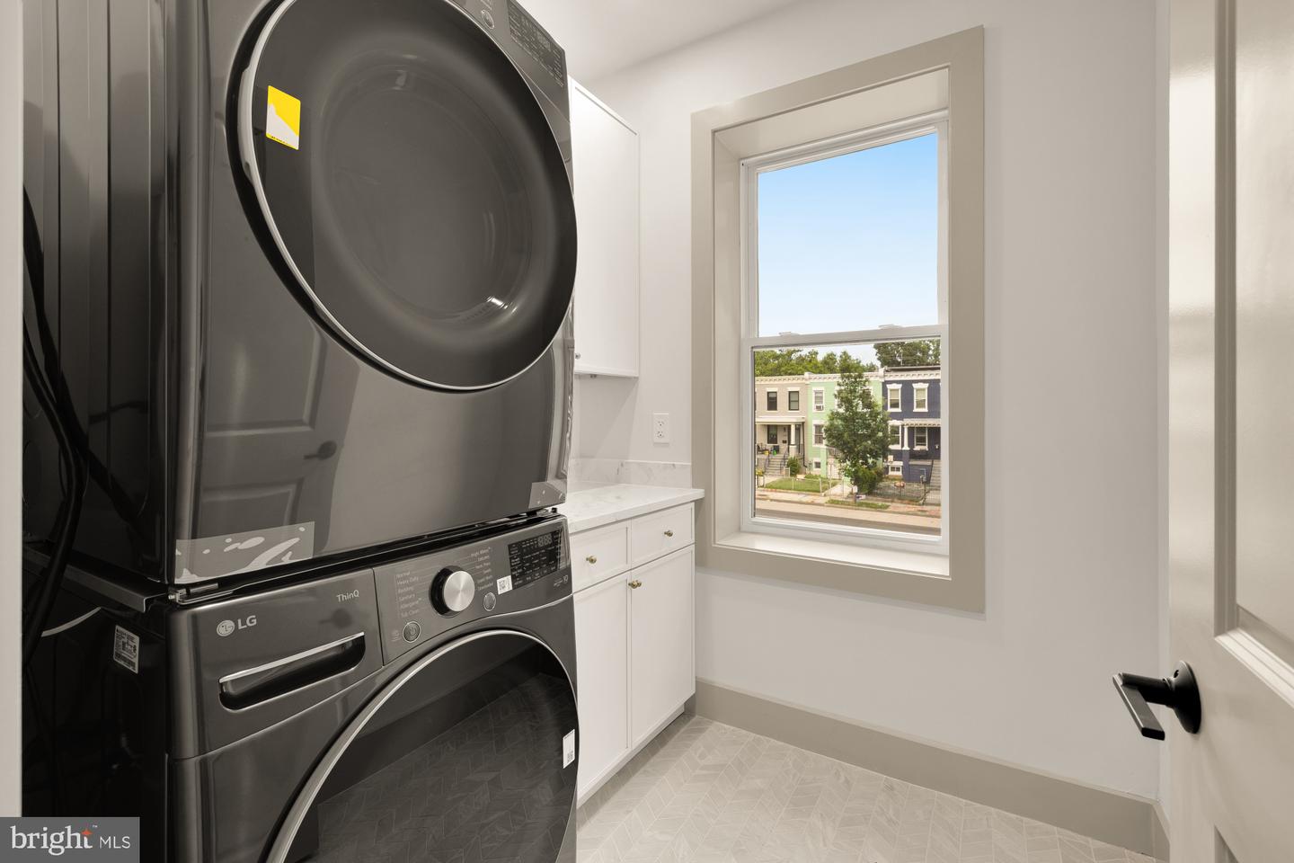 2422 NORTH CAPITOL ST NW, WASHINGTON, District Of Columbia 20002, 5 Bedrooms Bedrooms, ,3 BathroomsBathrooms,Residential,For sale,2422 NORTH CAPITOL ST NW,DCDC2209900 MLS # DCDC2209900