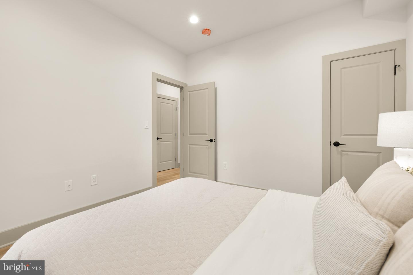 2422 NORTH CAPITOL ST NW, WASHINGTON, District Of Columbia 20002, 5 Bedrooms Bedrooms, ,3 BathroomsBathrooms,Residential,For sale,2422 NORTH CAPITOL ST NW,DCDC2209900 MLS # DCDC2209900