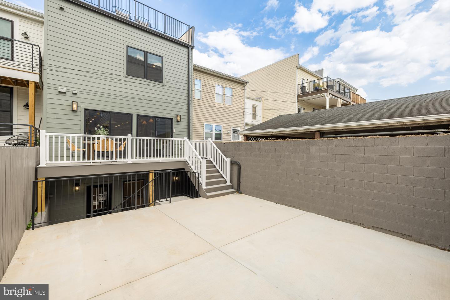 2422 NORTH CAPITOL ST NW, WASHINGTON, District Of Columbia 20002, 5 Bedrooms Bedrooms, ,3 BathroomsBathrooms,Residential,For sale,2422 NORTH CAPITOL ST NW,DCDC2209900 MLS # DCDC2209900