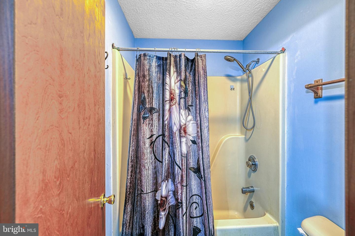 3716 MARTIN KINGS RD, CHARLOTTESVILLE, Virginia 22902, 4 Bedrooms Bedrooms, ,3 BathroomsBathrooms,Residential,For sale,3716 MARTIN KINGS RD,VAAB2001044 MLS # VAAB2001044