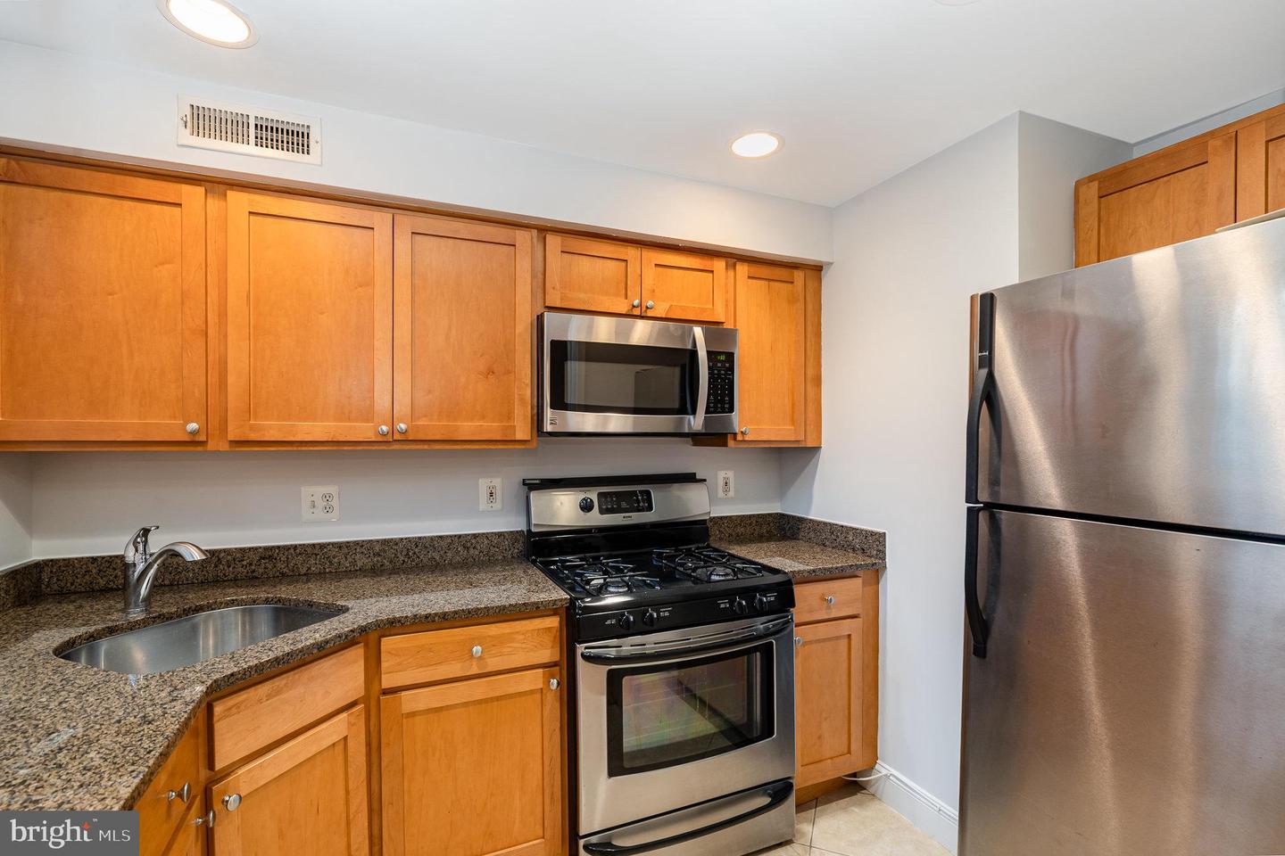 400 COMMONWEALTH AVE #107, ALEXANDRIA, Virginia 22301, 1 Bedroom Bedrooms, ,1 BathroomBathrooms,Residential,For sale,400 COMMONWEALTH AVE #107,VAAX2047384 MLS # VAAX2047384