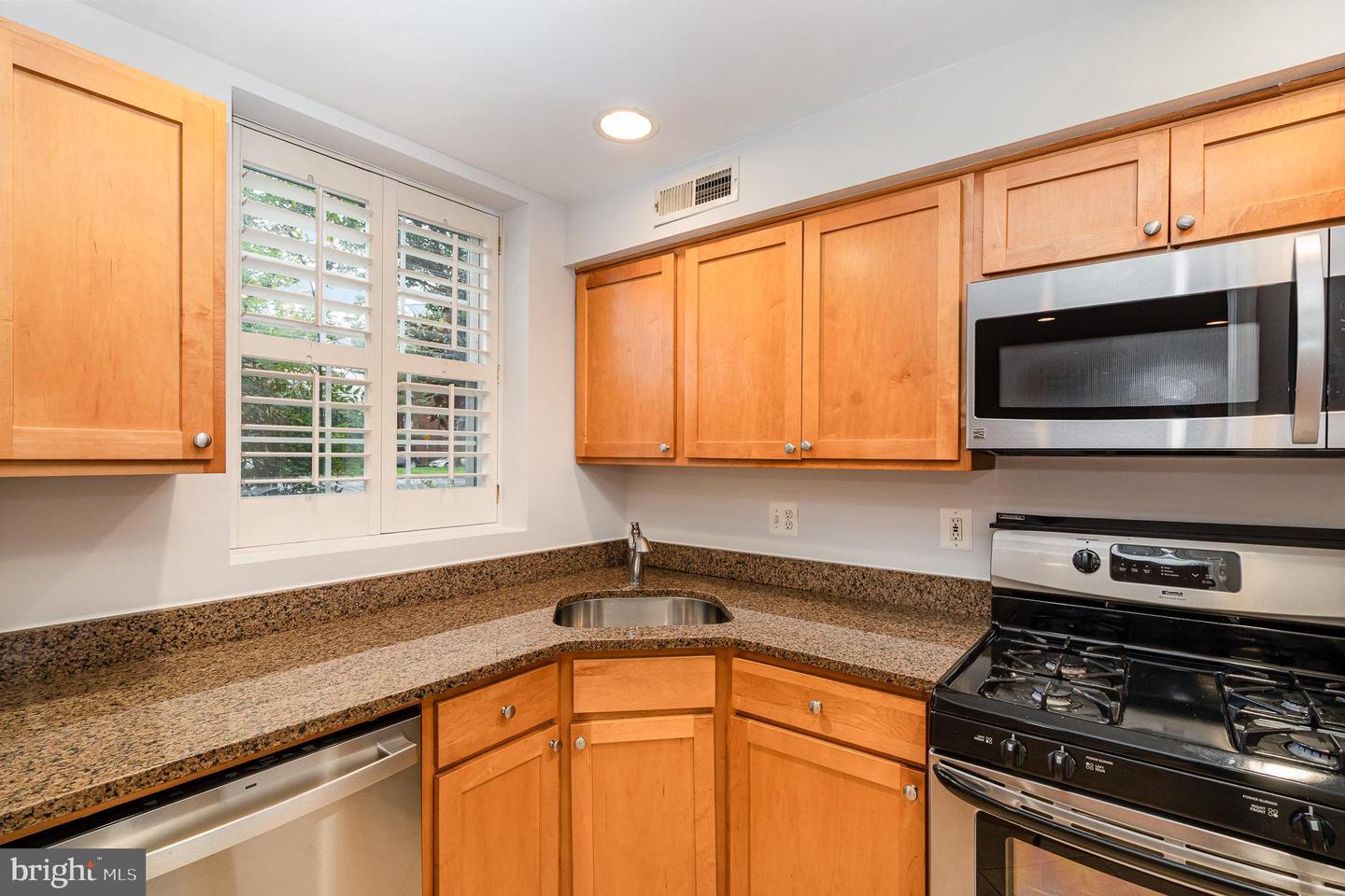 400 COMMONWEALTH AVE #107, ALEXANDRIA, Virginia 22301, 1 Bedroom Bedrooms, ,1 BathroomBathrooms,Residential,For sale,400 COMMONWEALTH AVE #107,VAAX2047384 MLS # VAAX2047384