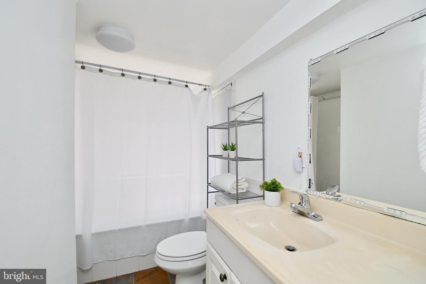 8422 RADFORD AVE, ALEXANDRIA, Virginia 22309, 3 Bedrooms Bedrooms, ,2 BathroomsBathrooms,Residential,For sale,8422 RADFORD AVE,VAFX2254324 MLS # VAFX2254324