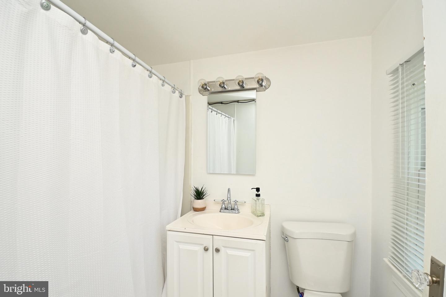 8422 RADFORD AVE, ALEXANDRIA, Virginia 22309, 3 Bedrooms Bedrooms, ,2 BathroomsBathrooms,Residential,For sale,8422 RADFORD AVE,VAFX2254324 MLS # VAFX2254324