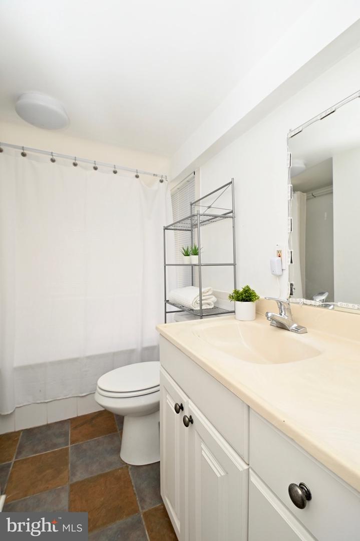 8422 RADFORD AVE, ALEXANDRIA, Virginia 22309, 3 Bedrooms Bedrooms, ,2 BathroomsBathrooms,Residential,For sale,8422 RADFORD AVE,VAFX2254324 MLS # VAFX2254324