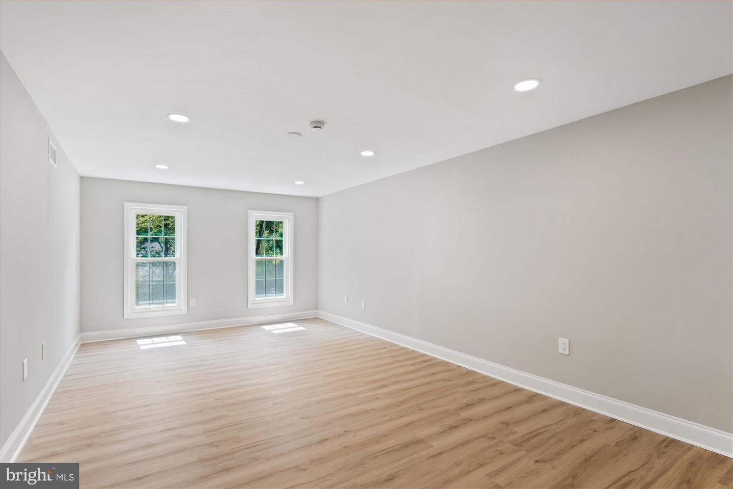 5816 OAK LEATHER DR, BURKE, Virginia 22015, 4 Bedrooms Bedrooms, ,2 BathroomsBathrooms,Residential,For sale,5816 OAK LEATHER DR,VAFX2254456 MLS # VAFX2254456