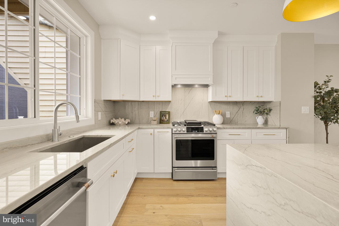 3207 WARDER ST NW, WASHINGTON, District Of Columbia 20010, 4 Bedrooms Bedrooms, ,3 BathroomsBathrooms,Residential,For sale,3207 WARDER ST NW,DCDC2209926 MLS # DCDC2209926