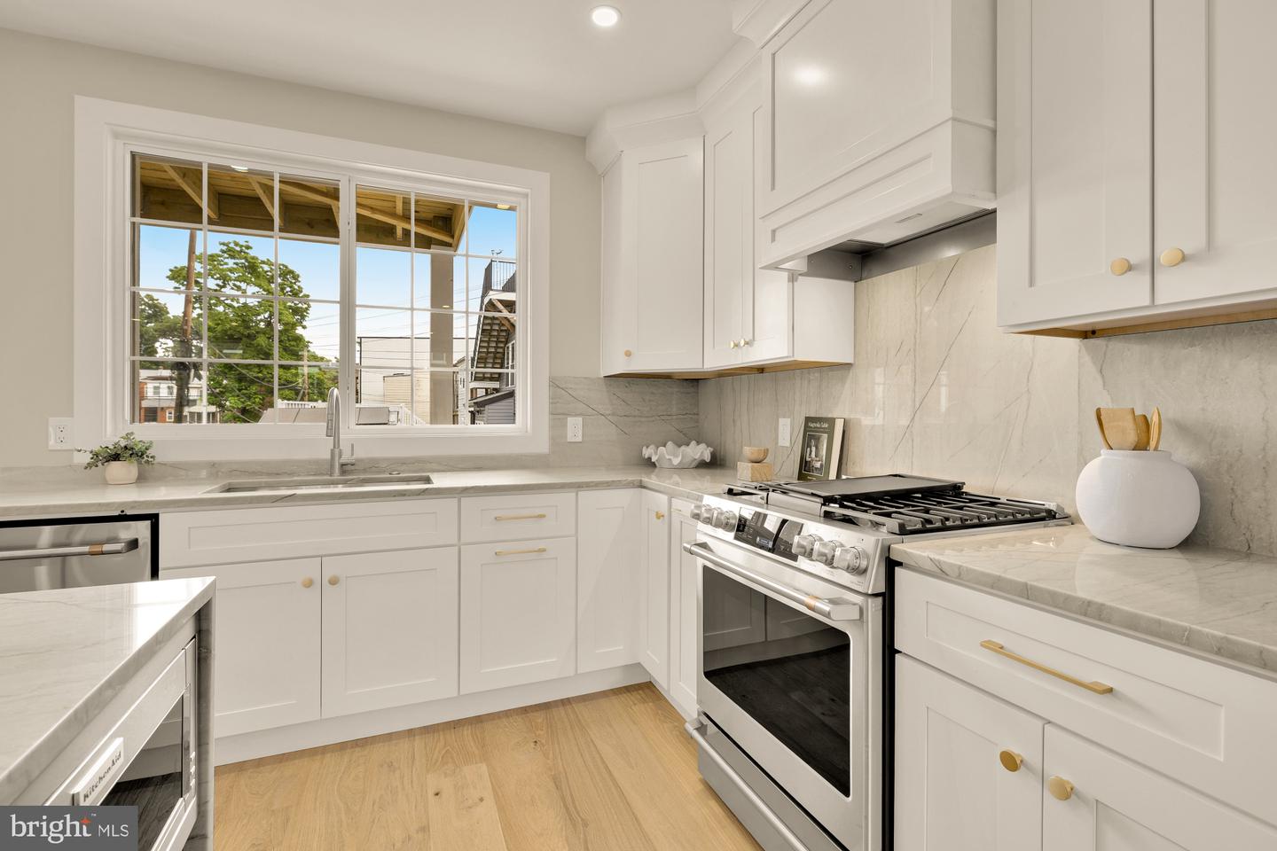 3207 WARDER ST NW, WASHINGTON, District Of Columbia 20010, 4 Bedrooms Bedrooms, ,3 BathroomsBathrooms,Residential,For sale,3207 WARDER ST NW,DCDC2209926 MLS # DCDC2209926