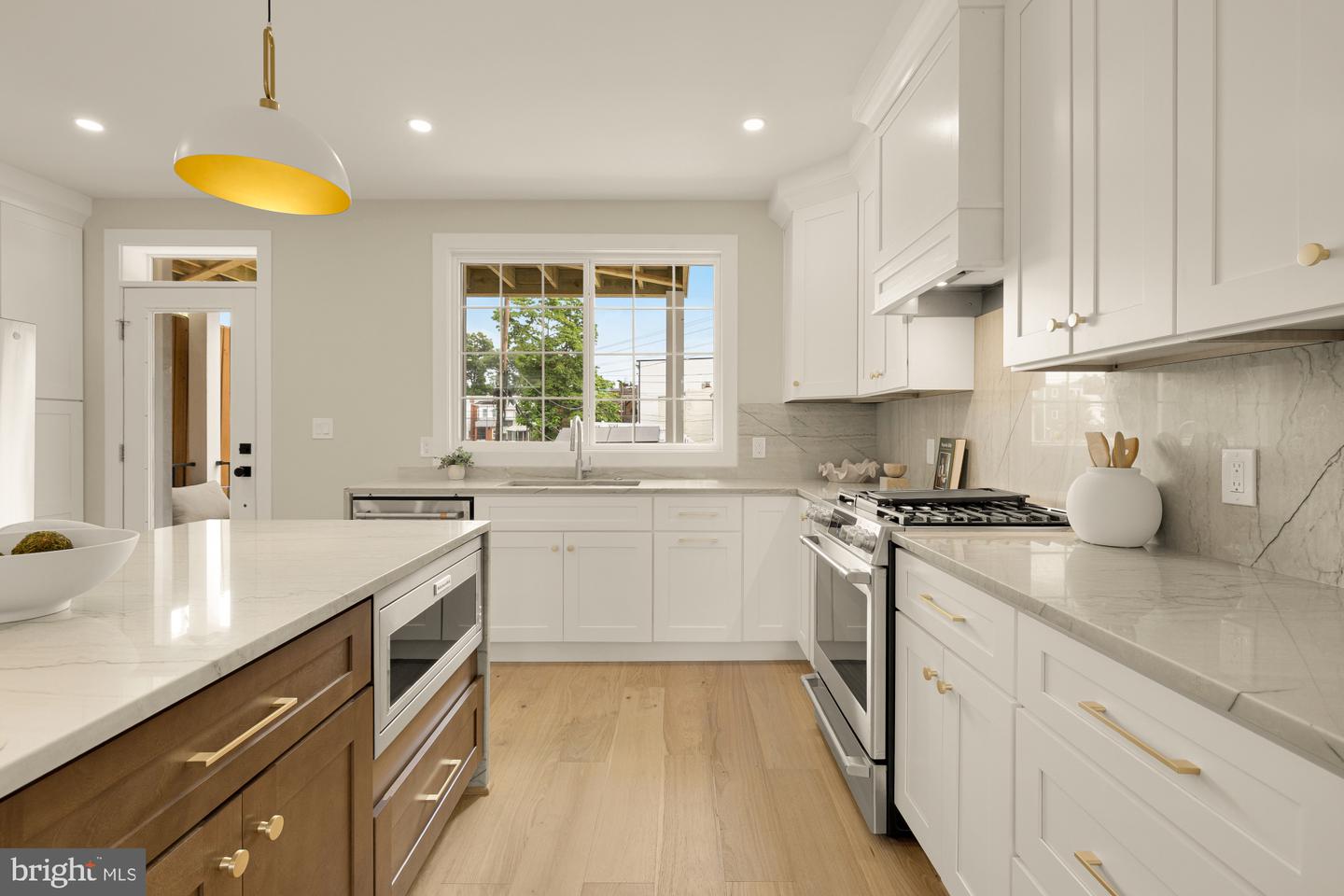 3207 WARDER ST NW, WASHINGTON, District Of Columbia 20010, 4 Bedrooms Bedrooms, ,3 BathroomsBathrooms,Residential,For sale,3207 WARDER ST NW,DCDC2209926 MLS # DCDC2209926