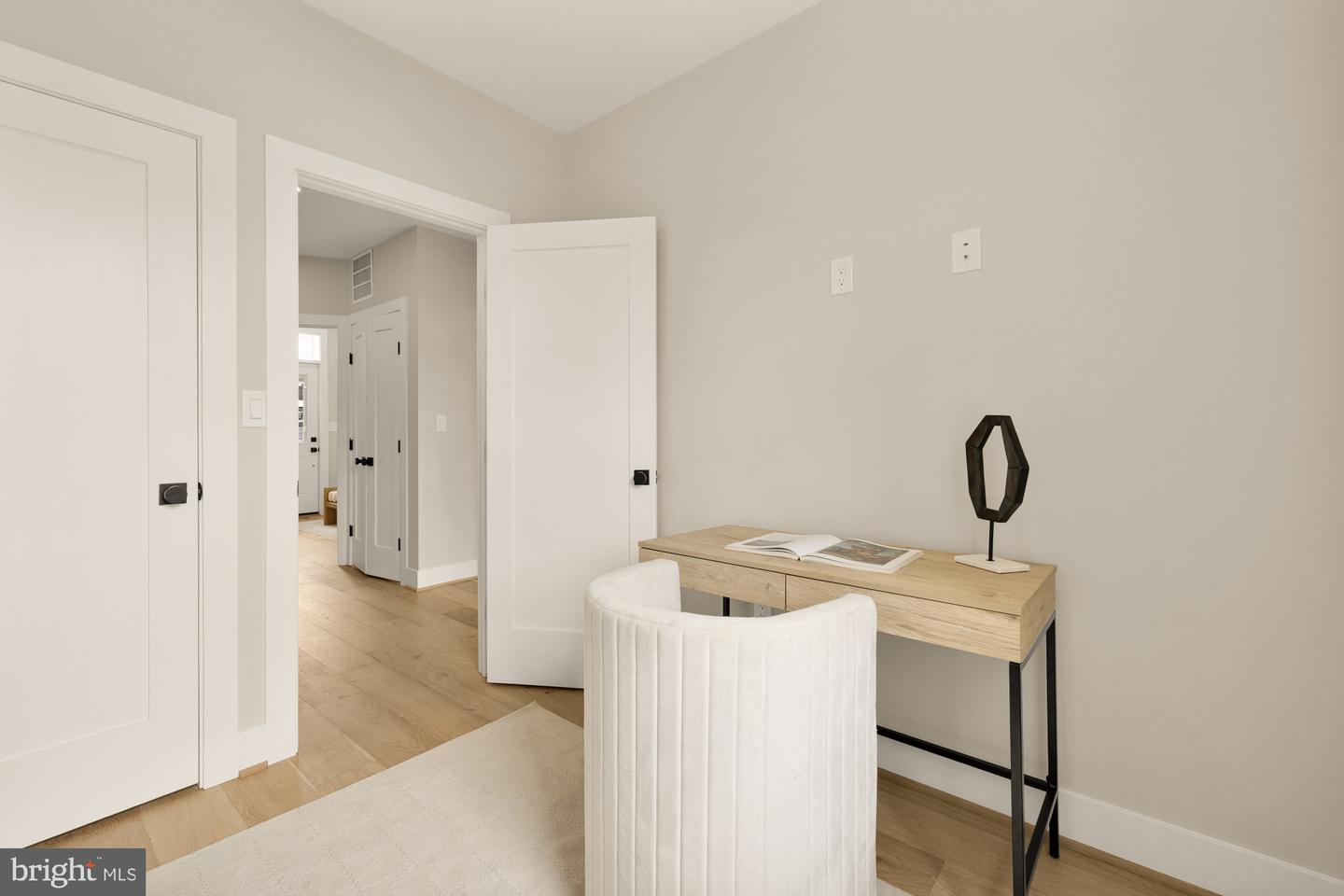 3207 WARDER ST NW, WASHINGTON, District Of Columbia 20010, 4 Bedrooms Bedrooms, ,3 BathroomsBathrooms,Residential,For sale,3207 WARDER ST NW,DCDC2209926 MLS # DCDC2209926
