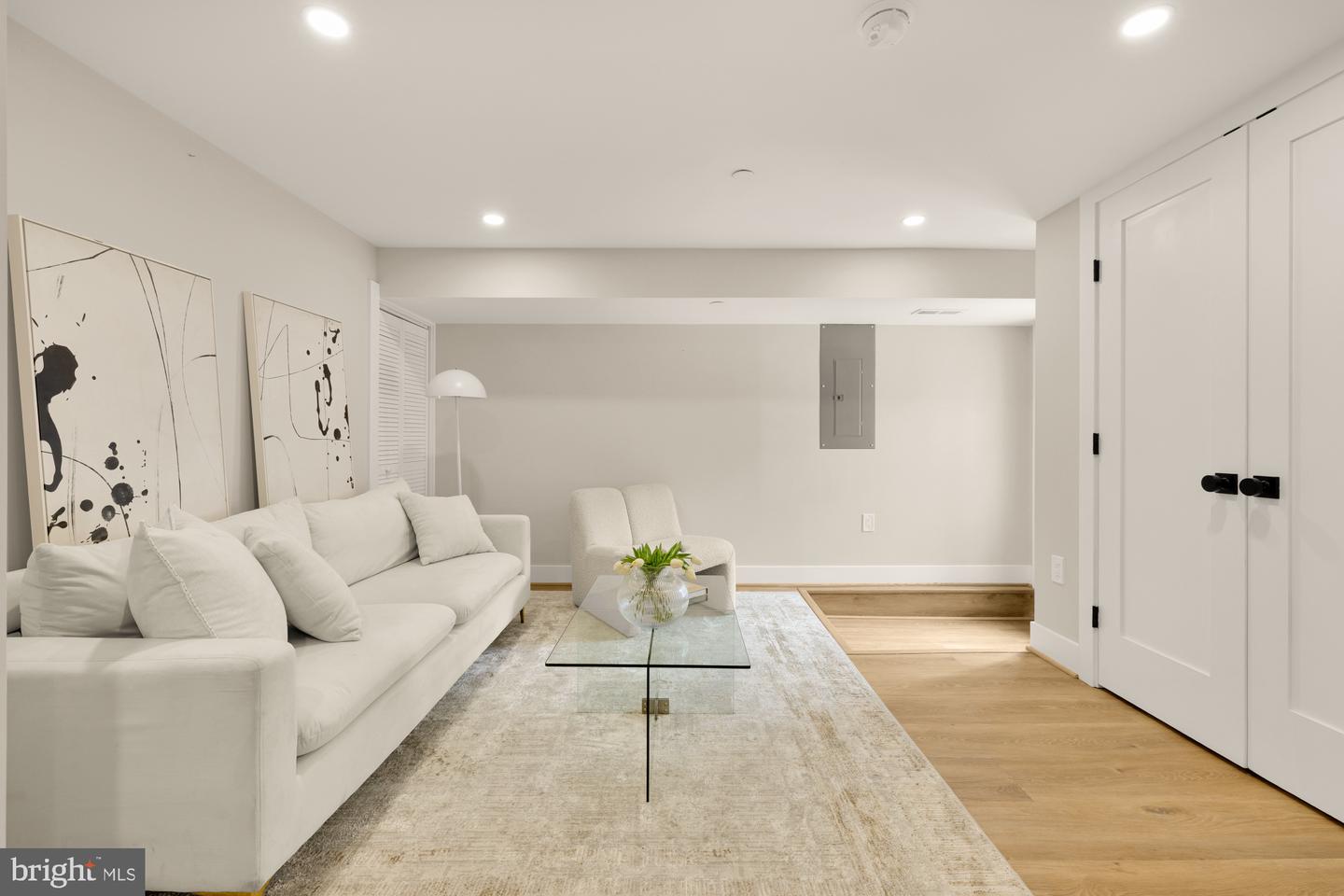 3207 WARDER ST NW, WASHINGTON, District Of Columbia 20010, 4 Bedrooms Bedrooms, ,3 BathroomsBathrooms,Residential,For sale,3207 WARDER ST NW,DCDC2209926 MLS # DCDC2209926