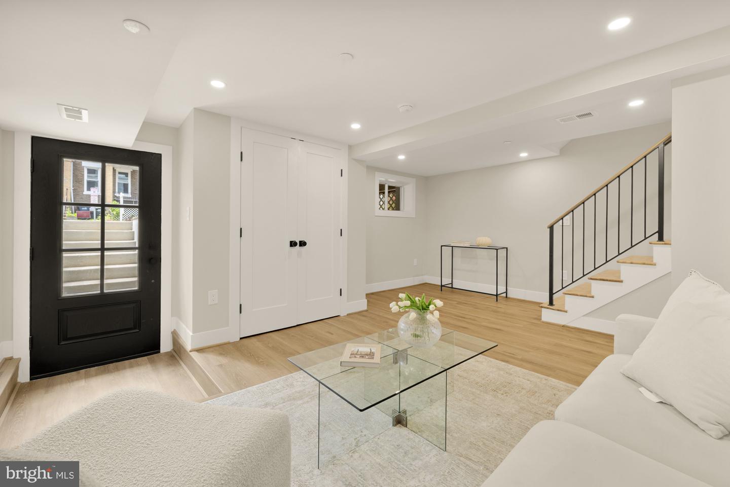 3207 WARDER ST NW, WASHINGTON, District Of Columbia 20010, 4 Bedrooms Bedrooms, ,3 BathroomsBathrooms,Residential,For sale,3207 WARDER ST NW,DCDC2209926 MLS # DCDC2209926