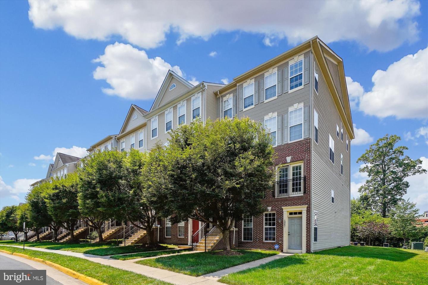 15551 JOHN DISKIN CIR, WOODBRIDGE, Virginia 22191, 3 Bedrooms Bedrooms, ,2 BathroomsBathrooms,Residential,For sale,15551 JOHN DISKIN CIR,VAPW2099030 MLS # VAPW2099030
