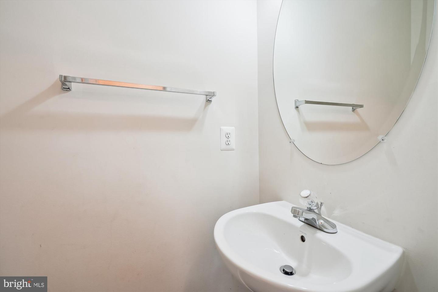 15551 JOHN DISKIN CIR, WOODBRIDGE, Virginia 22191, 3 Bedrooms Bedrooms, ,2 BathroomsBathrooms,Residential,For sale,15551 JOHN DISKIN CIR,VAPW2099030 MLS # VAPW2099030