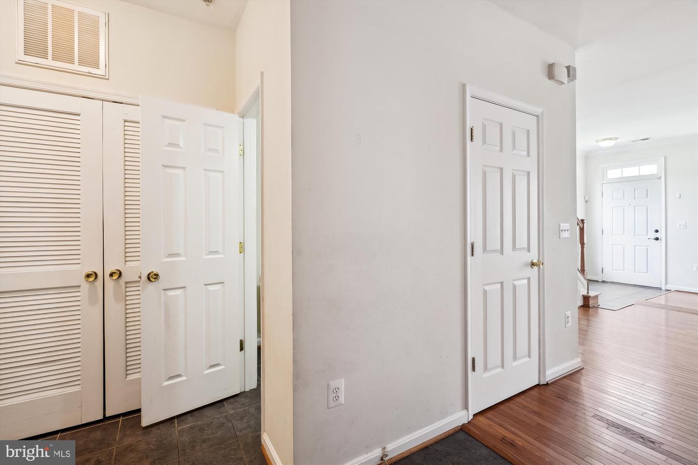 15551 JOHN DISKIN CIR, WOODBRIDGE, Virginia 22191, 3 Bedrooms Bedrooms, ,2 BathroomsBathrooms,Residential,For sale,15551 JOHN DISKIN CIR,VAPW2099030 MLS # VAPW2099030