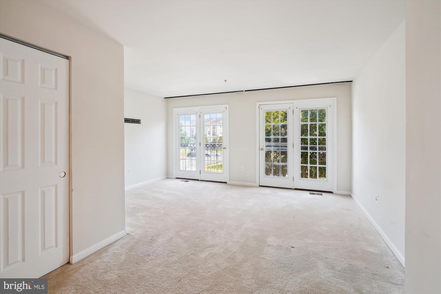 15551 JOHN DISKIN CIR, WOODBRIDGE, Virginia 22191, 3 Bedrooms Bedrooms, ,2 BathroomsBathrooms,Residential,For sale,15551 JOHN DISKIN CIR,VAPW2099030 MLS # VAPW2099030