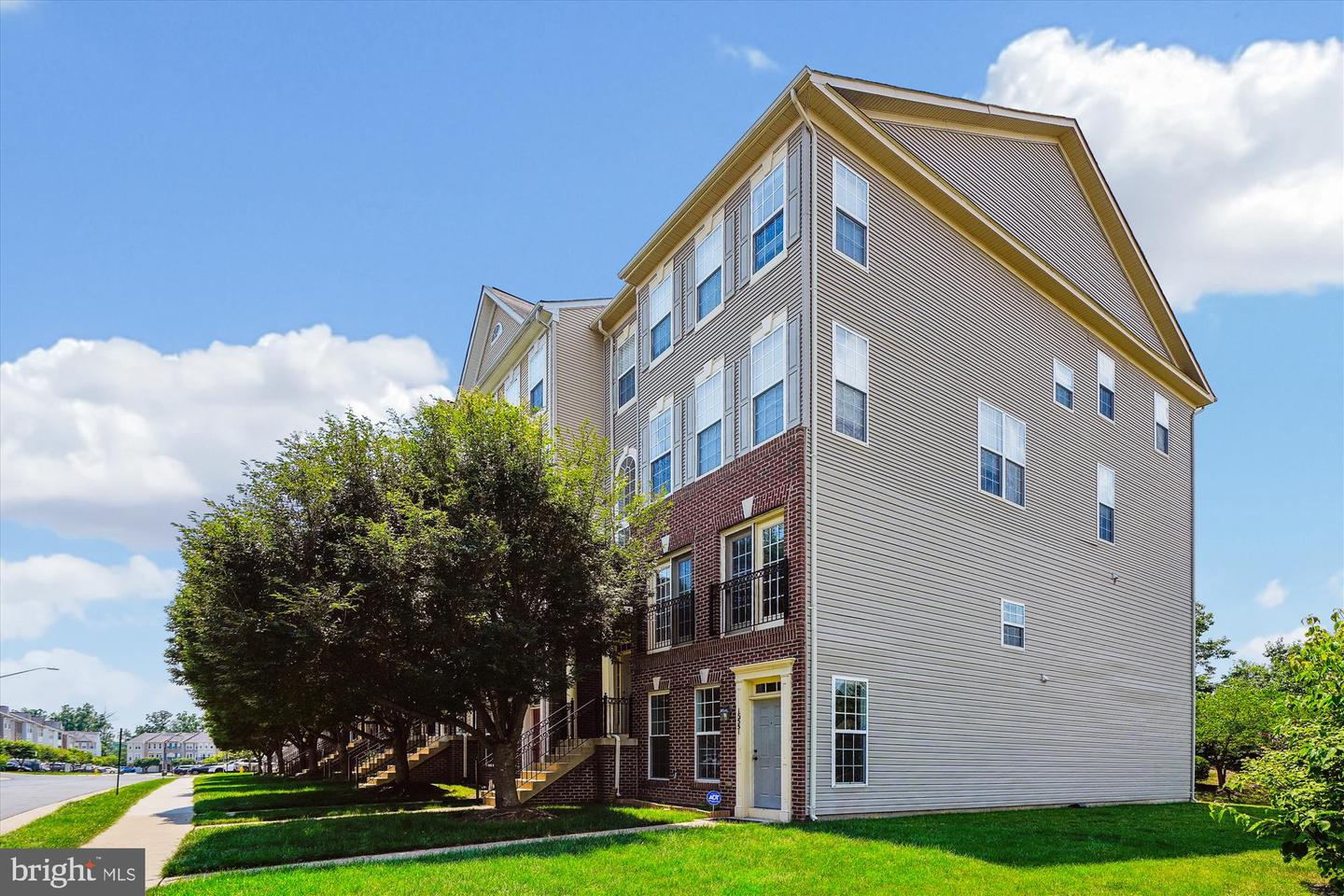15551 JOHN DISKIN CIR, WOODBRIDGE, Virginia 22191, 3 Bedrooms Bedrooms, ,2 BathroomsBathrooms,Residential,For sale,15551 JOHN DISKIN CIR,VAPW2099030 MLS # VAPW2099030