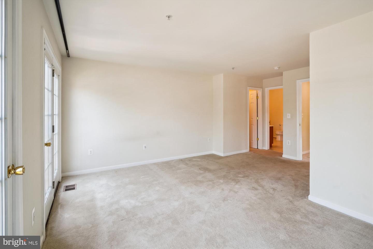 15551 JOHN DISKIN CIR, WOODBRIDGE, Virginia 22191, 3 Bedrooms Bedrooms, ,2 BathroomsBathrooms,Residential,For sale,15551 JOHN DISKIN CIR,VAPW2099030 MLS # VAPW2099030