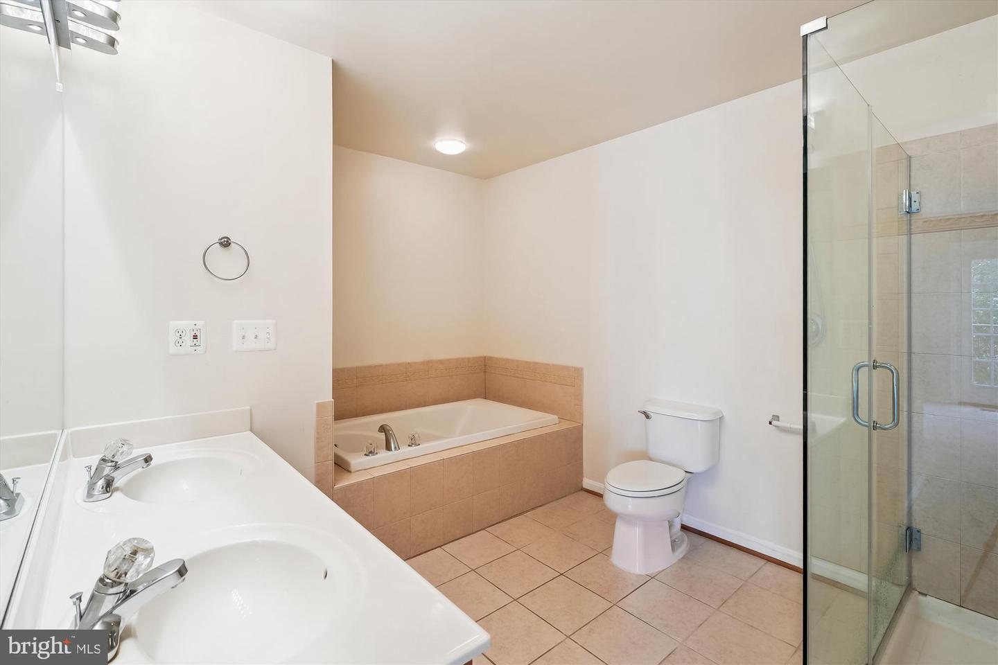 15551 JOHN DISKIN CIR, WOODBRIDGE, Virginia 22191, 3 Bedrooms Bedrooms, ,2 BathroomsBathrooms,Residential,For sale,15551 JOHN DISKIN CIR,VAPW2099030 MLS # VAPW2099030