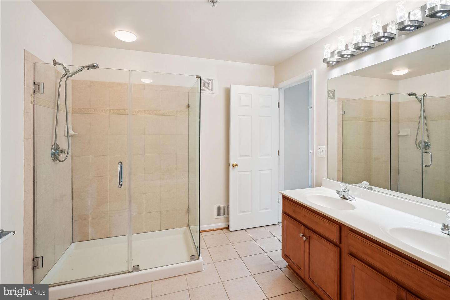 15551 JOHN DISKIN CIR, WOODBRIDGE, Virginia 22191, 3 Bedrooms Bedrooms, ,2 BathroomsBathrooms,Residential,For sale,15551 JOHN DISKIN CIR,VAPW2099030 MLS # VAPW2099030