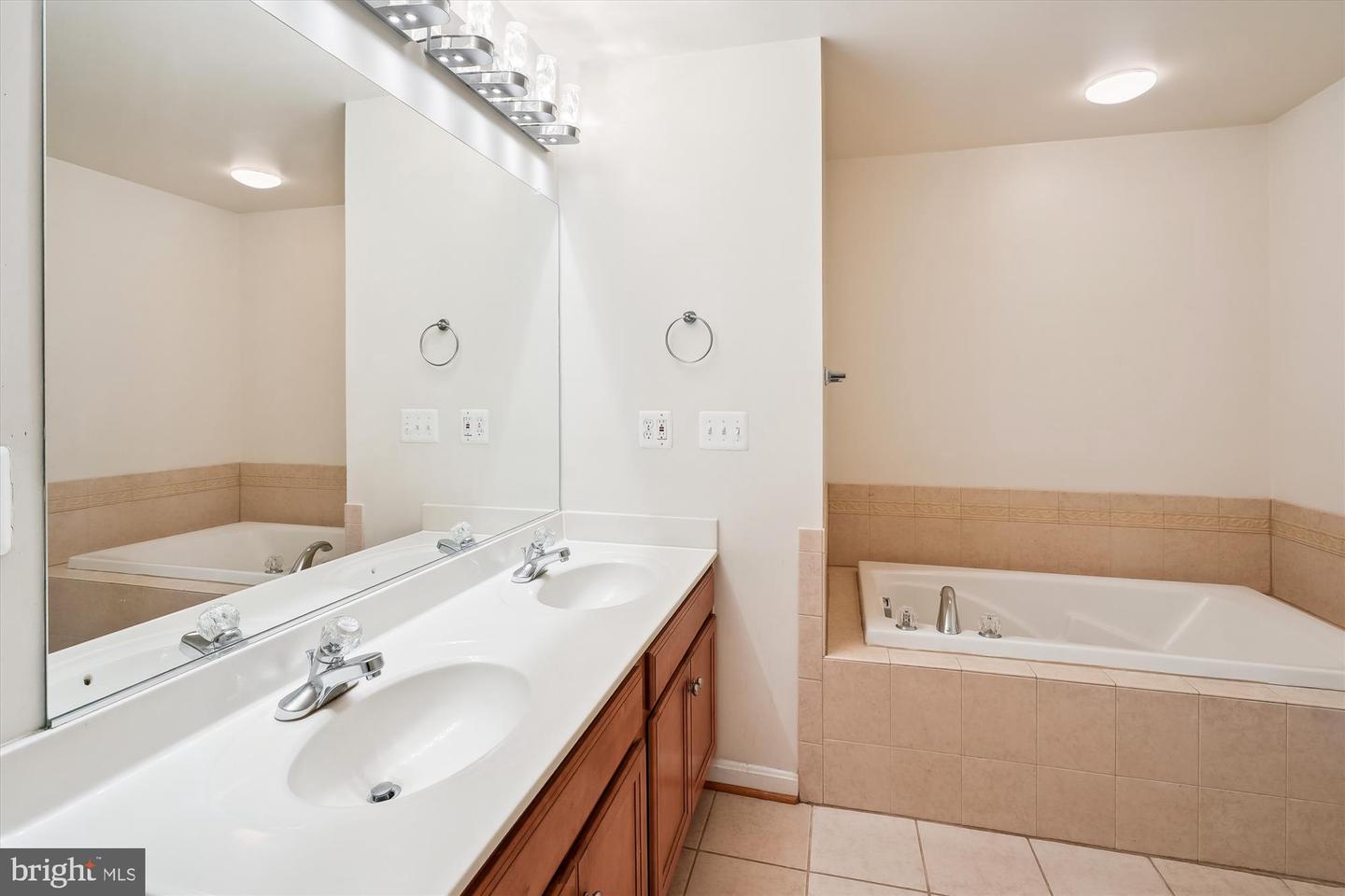 15551 JOHN DISKIN CIR, WOODBRIDGE, Virginia 22191, 3 Bedrooms Bedrooms, ,2 BathroomsBathrooms,Residential,For sale,15551 JOHN DISKIN CIR,VAPW2099030 MLS # VAPW2099030