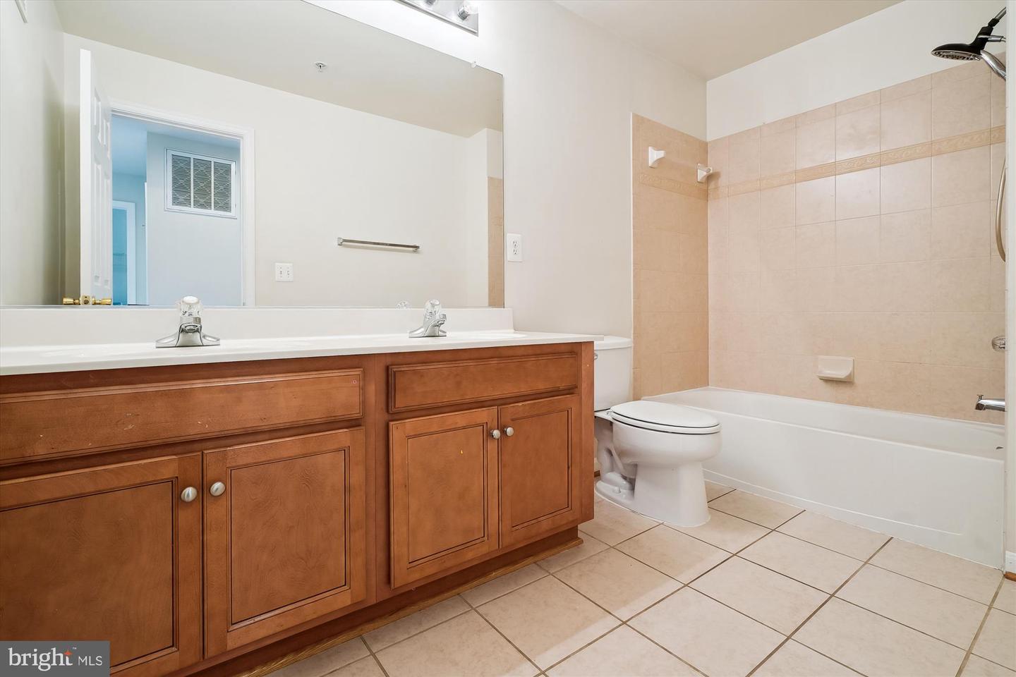 15551 JOHN DISKIN CIR, WOODBRIDGE, Virginia 22191, 3 Bedrooms Bedrooms, ,2 BathroomsBathrooms,Residential,For sale,15551 JOHN DISKIN CIR,VAPW2099030 MLS # VAPW2099030