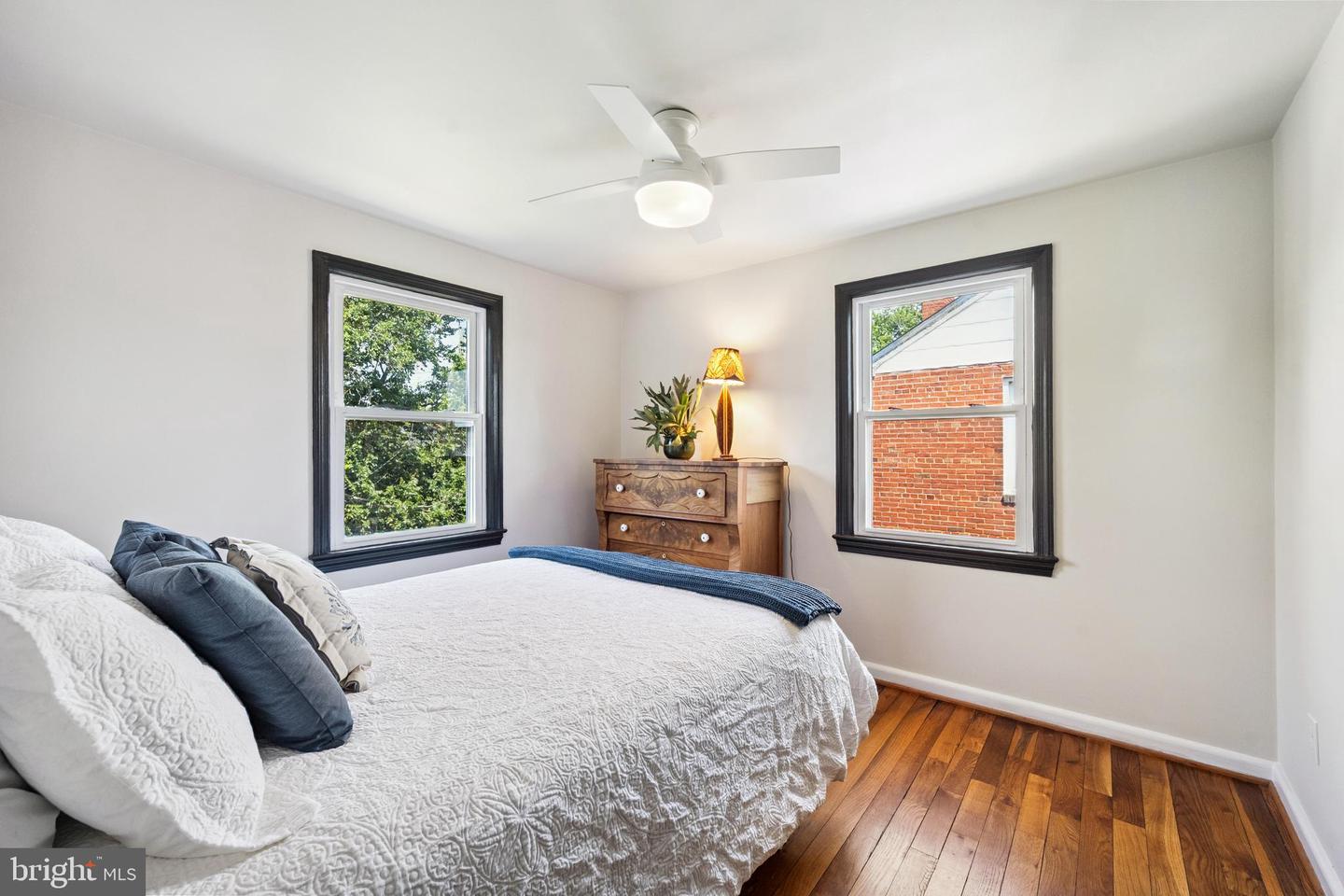 2146 S OAKLAND ST S, ARLINGTON, Virginia 22204, 2 Bedrooms Bedrooms, ,2 BathroomsBathrooms,Residential,For sale,2146 S OAKLAND ST S,VAAR2060614 MLS # VAAR2060614