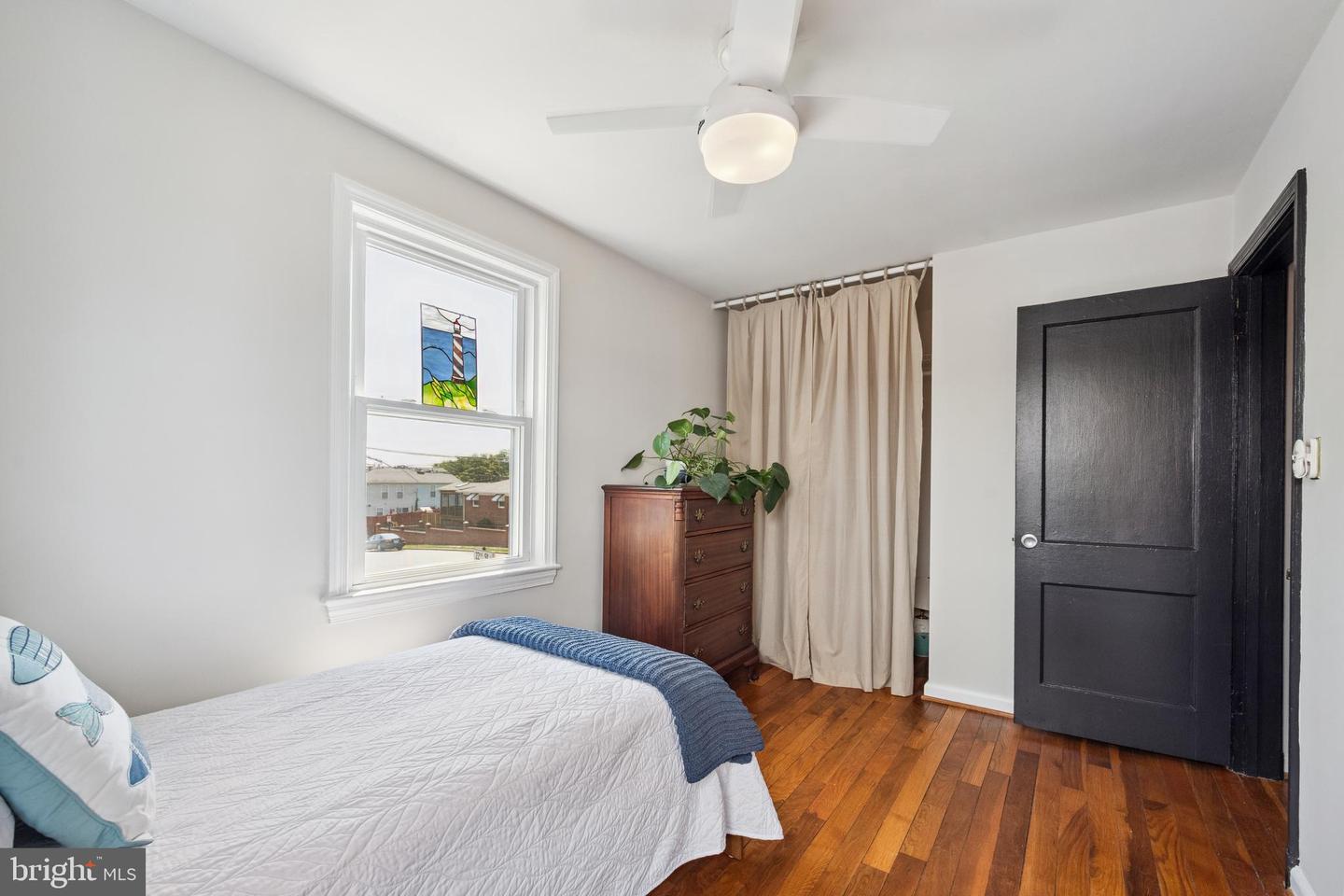 2146 S OAKLAND ST S, ARLINGTON, Virginia 22204, 2 Bedrooms Bedrooms, ,2 BathroomsBathrooms,Residential,For sale,2146 S OAKLAND ST S,VAAR2060614 MLS # VAAR2060614
