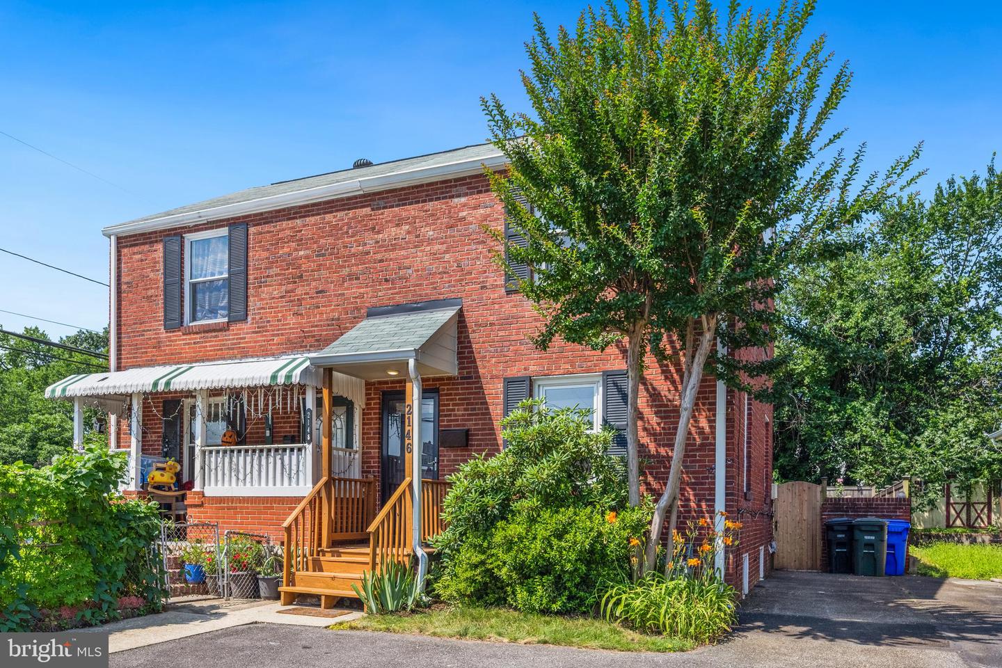 2146 S OAKLAND ST S, ARLINGTON, Virginia 22204, 2 Bedrooms Bedrooms, ,2 BathroomsBathrooms,Residential,For sale,2146 S OAKLAND ST S,VAAR2060614 MLS # VAAR2060614