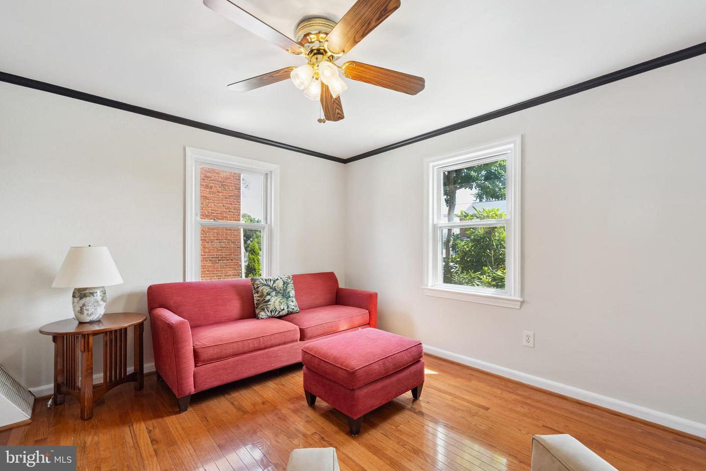 2146 S OAKLAND ST S, ARLINGTON, Virginia 22204, 2 Bedrooms Bedrooms, ,2 BathroomsBathrooms,Residential,For sale,2146 S OAKLAND ST S,VAAR2060614 MLS # VAAR2060614