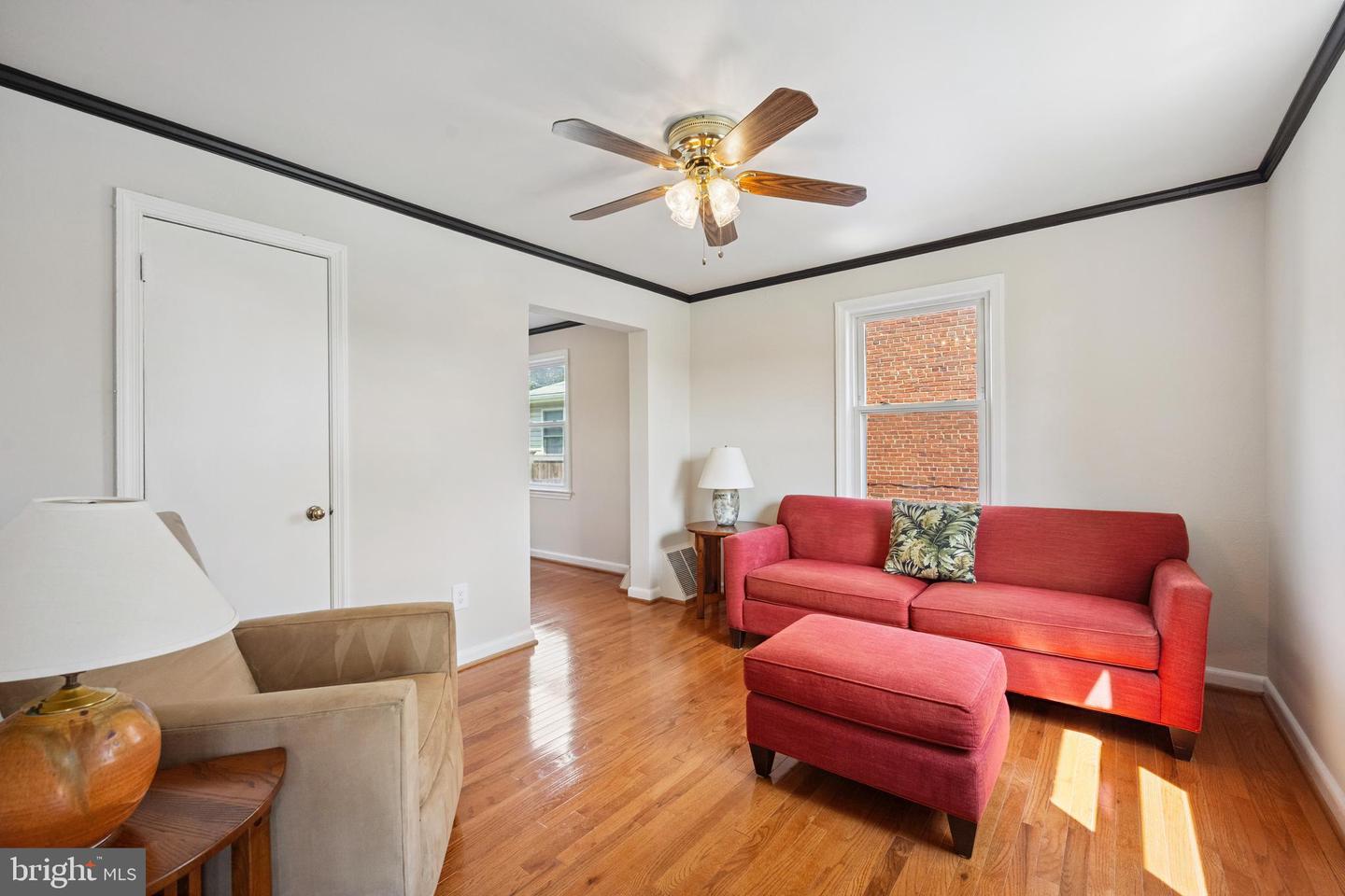 2146 S OAKLAND ST S, ARLINGTON, Virginia 22204, 2 Bedrooms Bedrooms, ,2 BathroomsBathrooms,Residential,For sale,2146 S OAKLAND ST S,VAAR2060614 MLS # VAAR2060614
