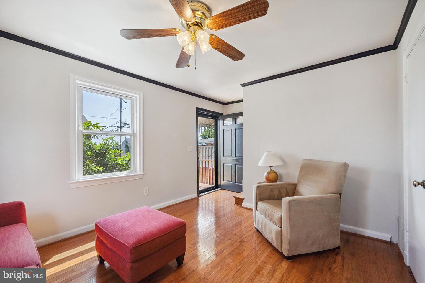 2146 S OAKLAND ST S, ARLINGTON, Virginia 22204, 2 Bedrooms Bedrooms, ,2 BathroomsBathrooms,Residential,For sale,2146 S OAKLAND ST S,VAAR2060614 MLS # VAAR2060614