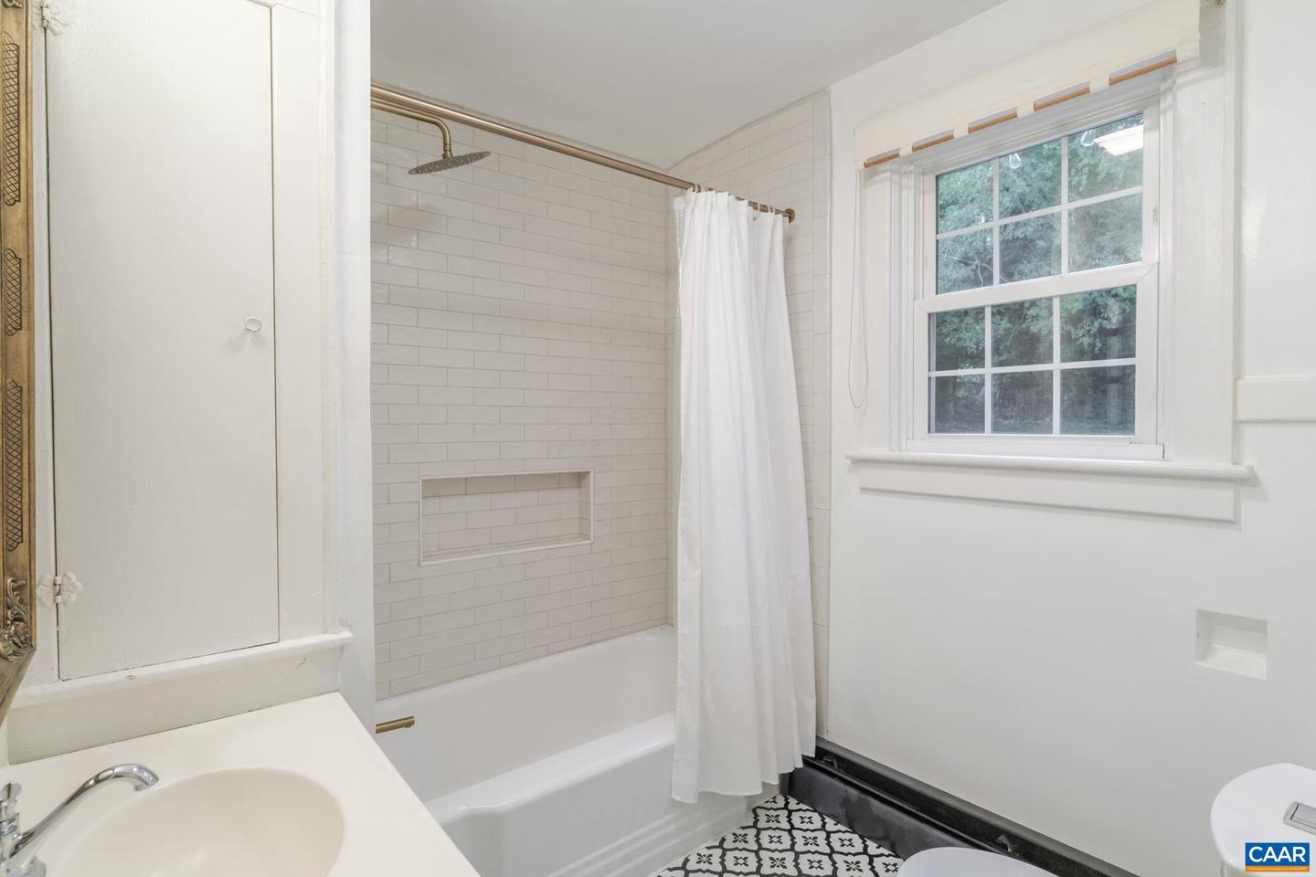 1014 SAINT CHARLES AVE, CHARLOTTESVILLE, Virginia 22901, 4 Bedrooms Bedrooms, ,2 BathroomsBathrooms,Residential,For sale,1014 SAINT CHARLES AVE,666621 MLS # 666621