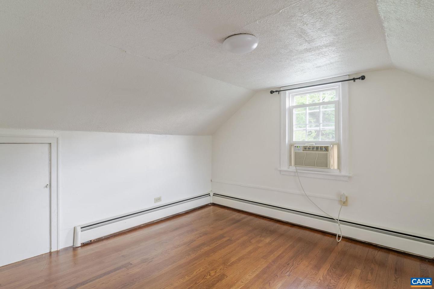 1014 SAINT CHARLES AVE, CHARLOTTESVILLE, Virginia 22901, 4 Bedrooms Bedrooms, ,2 BathroomsBathrooms,Residential,For sale,1014 SAINT CHARLES AVE,666621 MLS # 666621