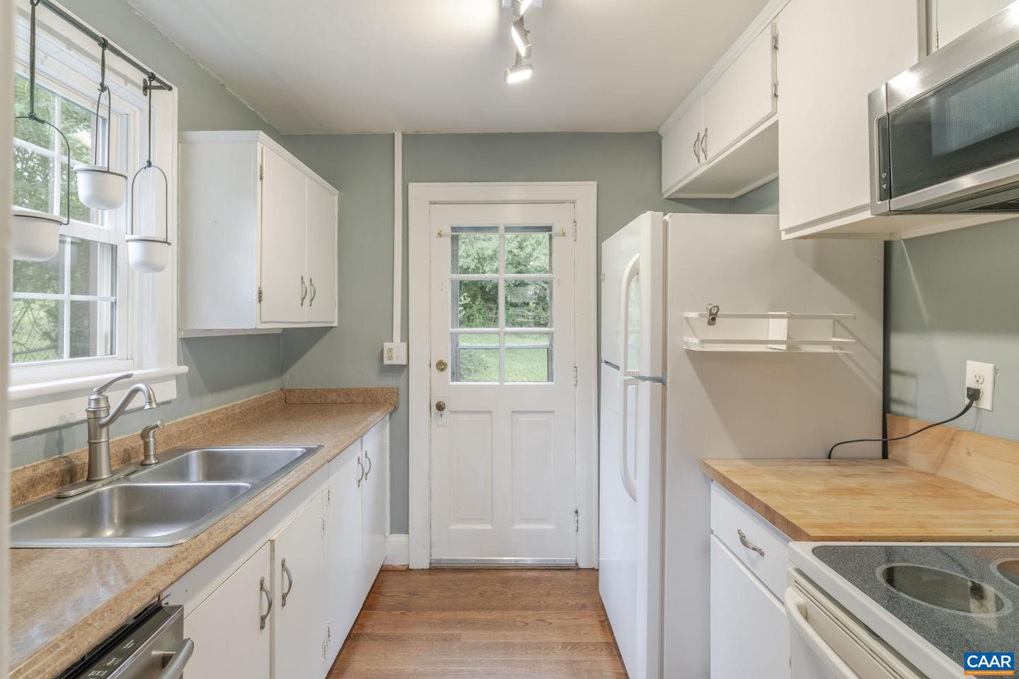 1014 SAINT CHARLES AVE, CHARLOTTESVILLE, Virginia 22901, 4 Bedrooms Bedrooms, ,2 BathroomsBathrooms,Residential,For sale,1014 SAINT CHARLES AVE,666621 MLS # 666621