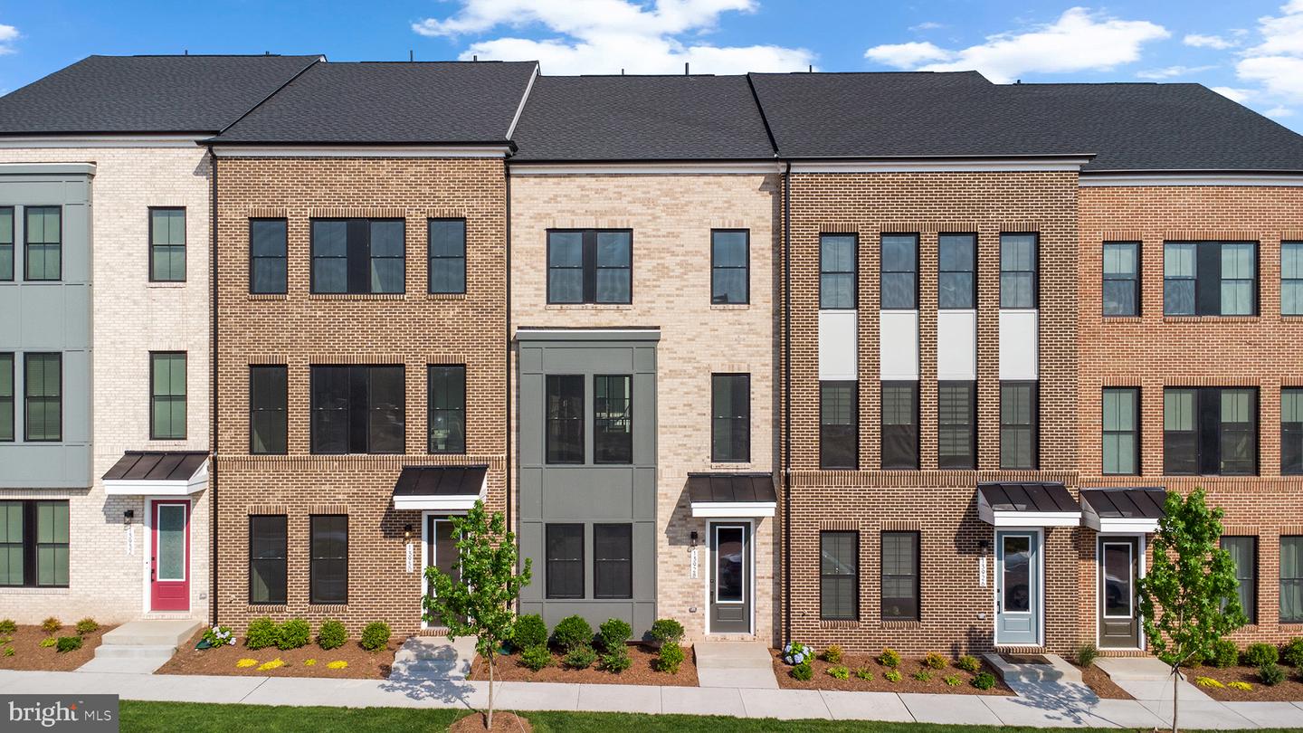 13928 AVIATION PL, HERNDON, Virginia 20171, 4 Bedrooms Bedrooms, ,3 BathroomsBathrooms,Residential,For sale,13928 AVIATION PL,VAFX2255146 MLS # VAFX2255146