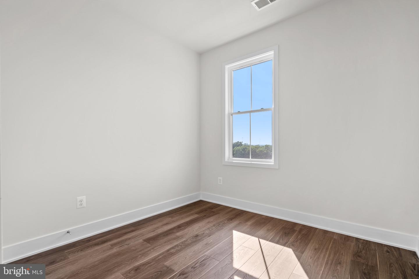 13928 AVIATION PL, HERNDON, Virginia 20171, 4 Bedrooms Bedrooms, ,3 BathroomsBathrooms,Residential,For sale,13928 AVIATION PL,VAFX2255146 MLS # VAFX2255146