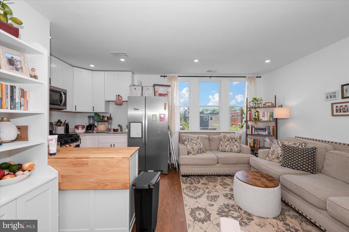 211 WEBSTER ST NE, WASHINGTON, District Of Columbia 20011, 6 Bedrooms Bedrooms, ,4 BathroomsBathrooms,Residential,For sale,211 WEBSTER ST NE,DCDC2210060 MLS # DCDC2210060