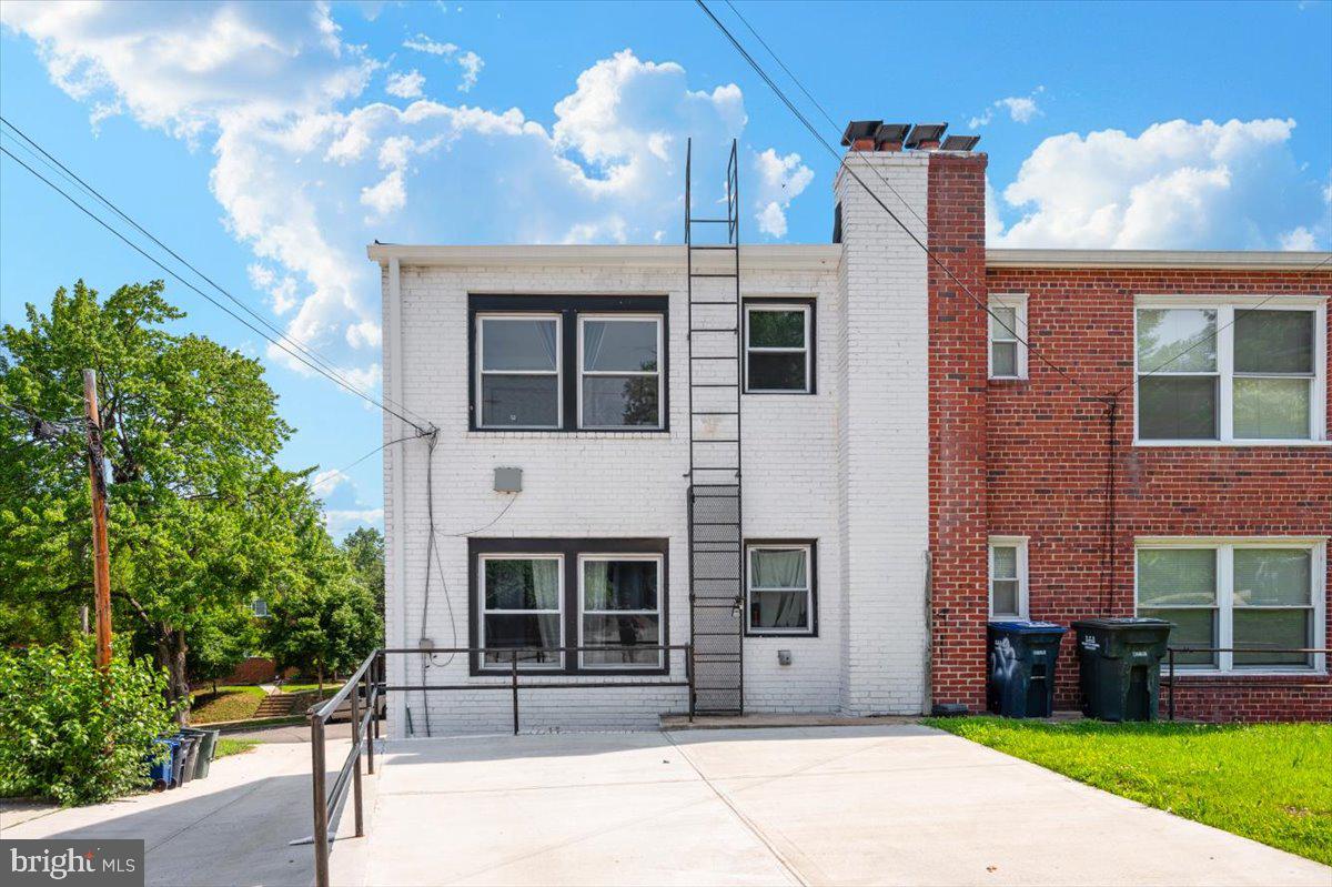211 WEBSTER ST NE, WASHINGTON, District Of Columbia 20011, 6 Bedrooms Bedrooms, ,4 BathroomsBathrooms,Residential,For sale,211 WEBSTER ST NE,DCDC2210060 MLS # DCDC2210060