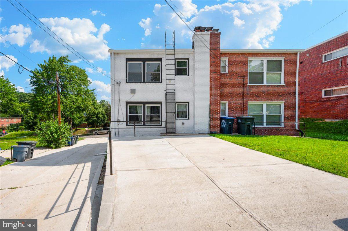 211 WEBSTER ST NE, WASHINGTON, District Of Columbia 20011, 6 Bedrooms Bedrooms, ,4 BathroomsBathrooms,Residential,For sale,211 WEBSTER ST NE,DCDC2210060 MLS # DCDC2210060