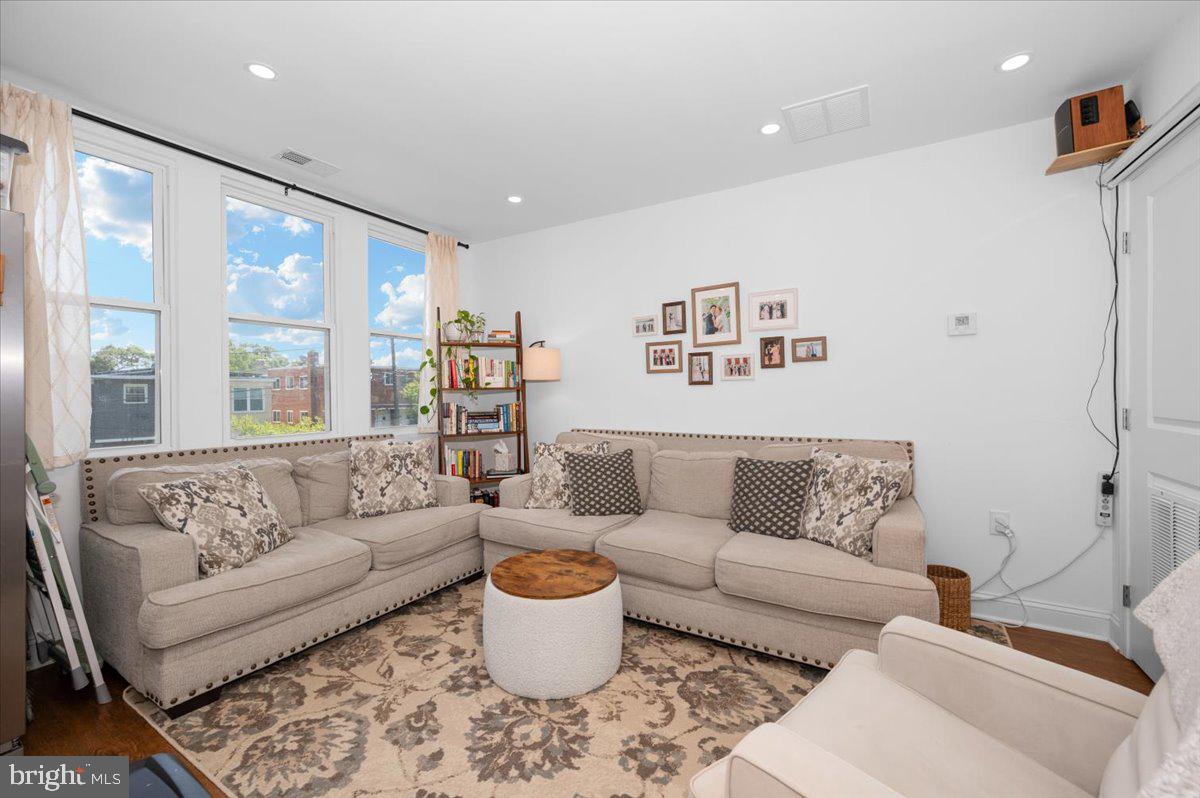 211 WEBSTER ST NE, WASHINGTON, District Of Columbia 20011, 6 Bedrooms Bedrooms, ,4 BathroomsBathrooms,Residential,For sale,211 WEBSTER ST NE,DCDC2210060 MLS # DCDC2210060
