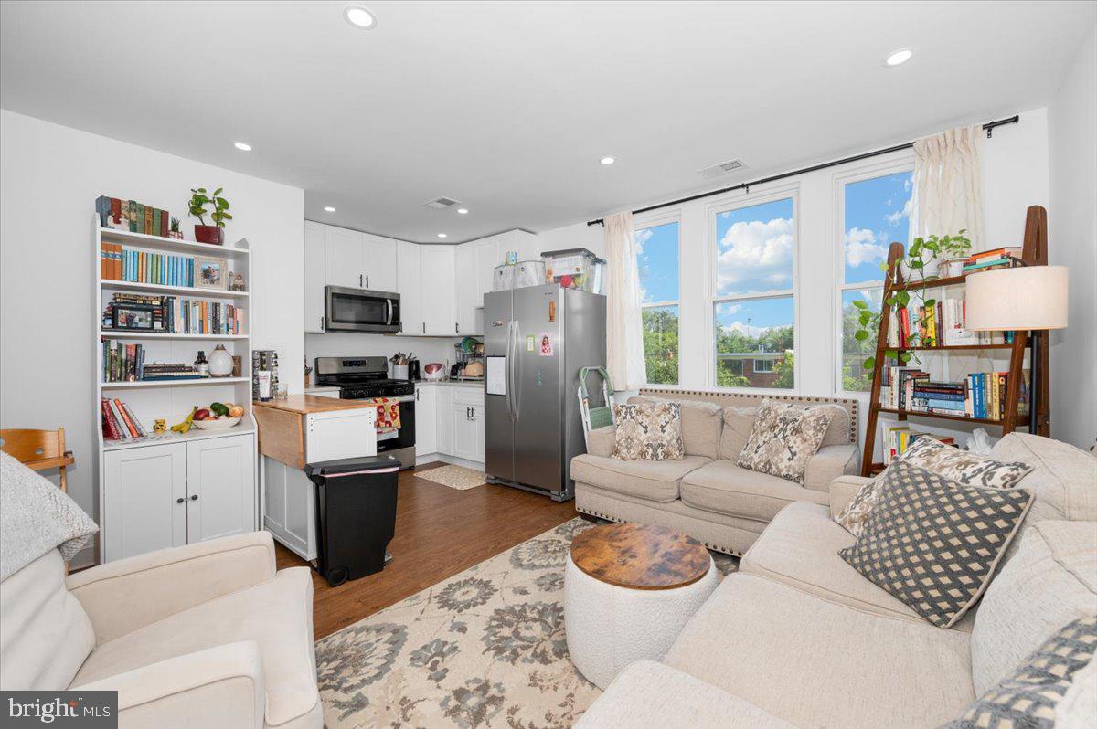 211 WEBSTER ST NE, WASHINGTON, District Of Columbia 20011, 6 Bedrooms Bedrooms, ,4 BathroomsBathrooms,Residential,For sale,211 WEBSTER ST NE,DCDC2210060 MLS # DCDC2210060