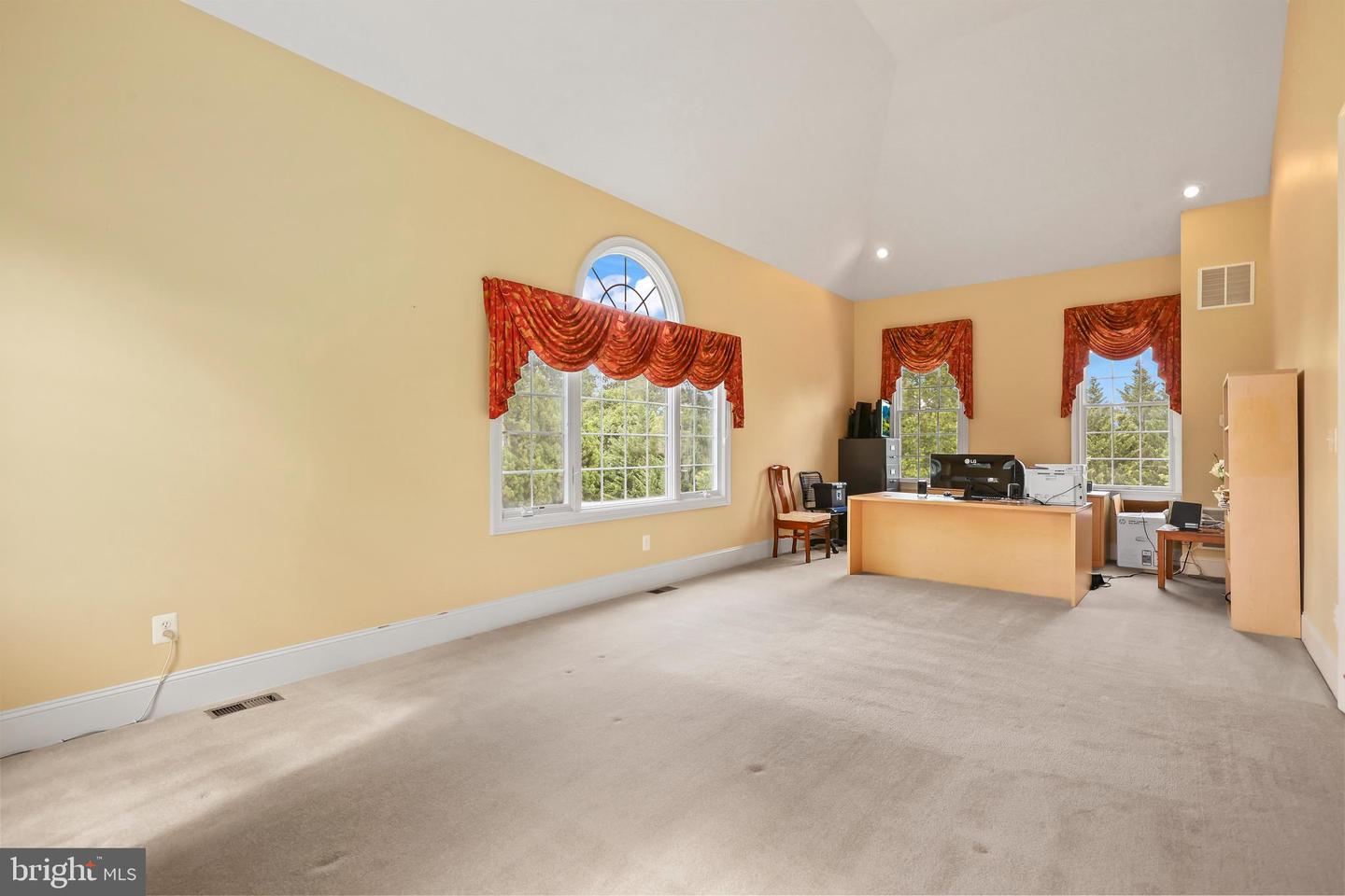 43112 UNISON KNOLL CIR, ASHBURN, Virginia 20148, 6 Bedrooms Bedrooms, ,7 BathroomsBathrooms,Residential,For sale,43112 UNISON KNOLL CIR,VALO2101984 MLS # VALO2101984