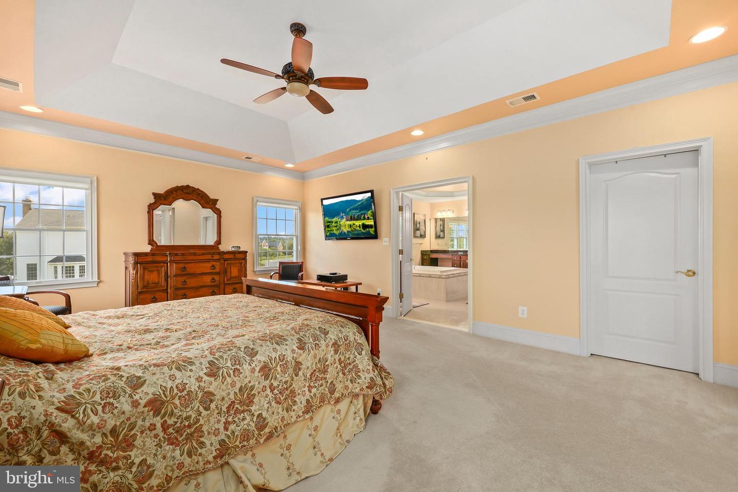 43112 UNISON KNOLL CIR, ASHBURN, Virginia 20148, 6 Bedrooms Bedrooms, ,7 BathroomsBathrooms,Residential,For sale,43112 UNISON KNOLL CIR,VALO2101984 MLS # VALO2101984